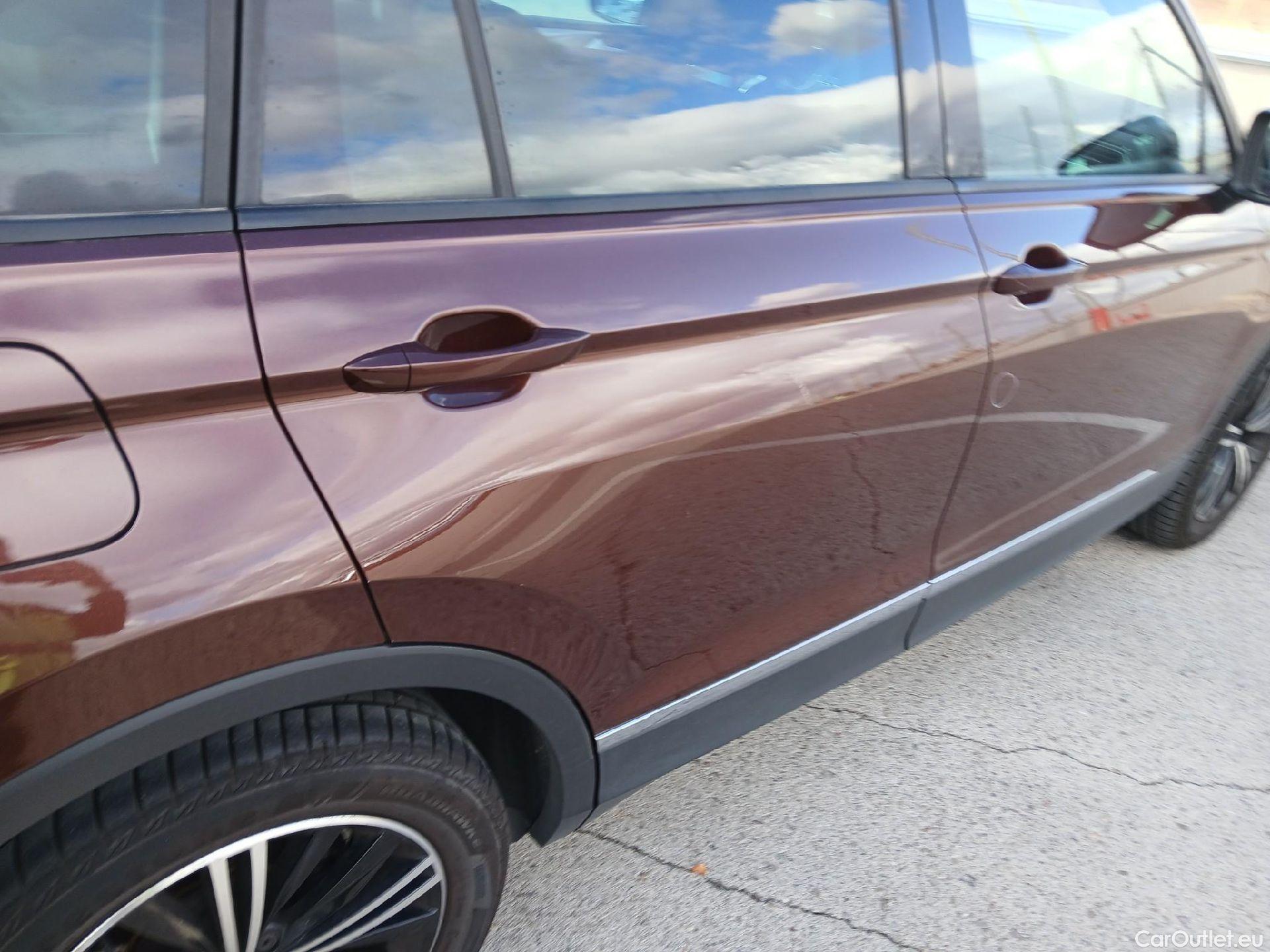  Volkswagen  Tiguan VOLKSWAGEN  / 2020 / 5P / todoterreno Life 2.0 TDI 110kW (150CV) #33