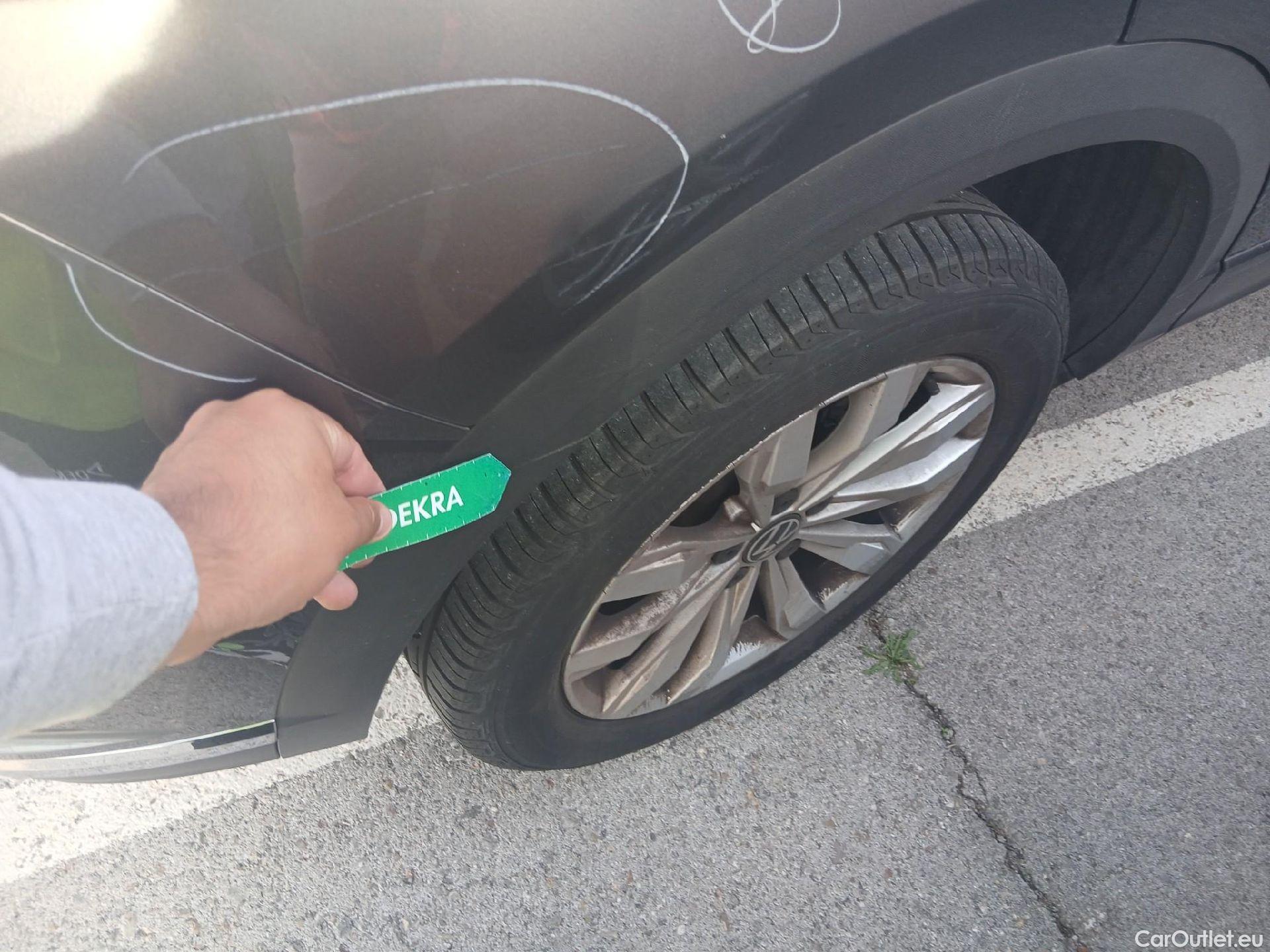  Volkswagen  T-ROC VOLKSWAGEN  / 2017 / 5P / todoterreno Advance 2.0 TDI 110kW (150CV) DSG (AC2) #20