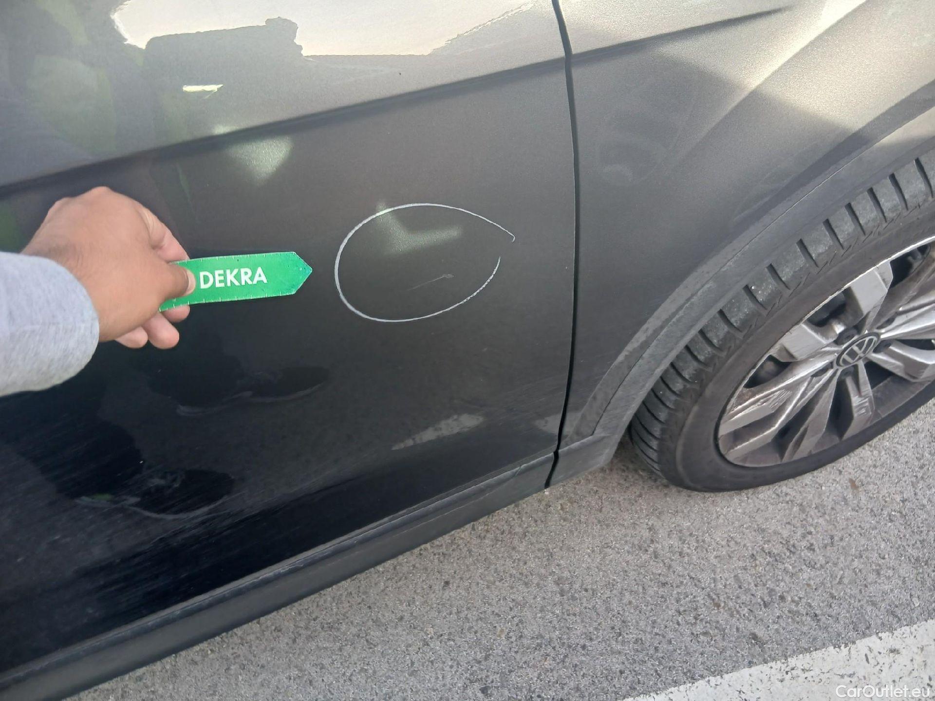  Volkswagen  T-ROC VOLKSWAGEN  / 2017 / 5P / todoterreno Advance 2.0 TDI 110kW (150CV) DSG (AC2) #21