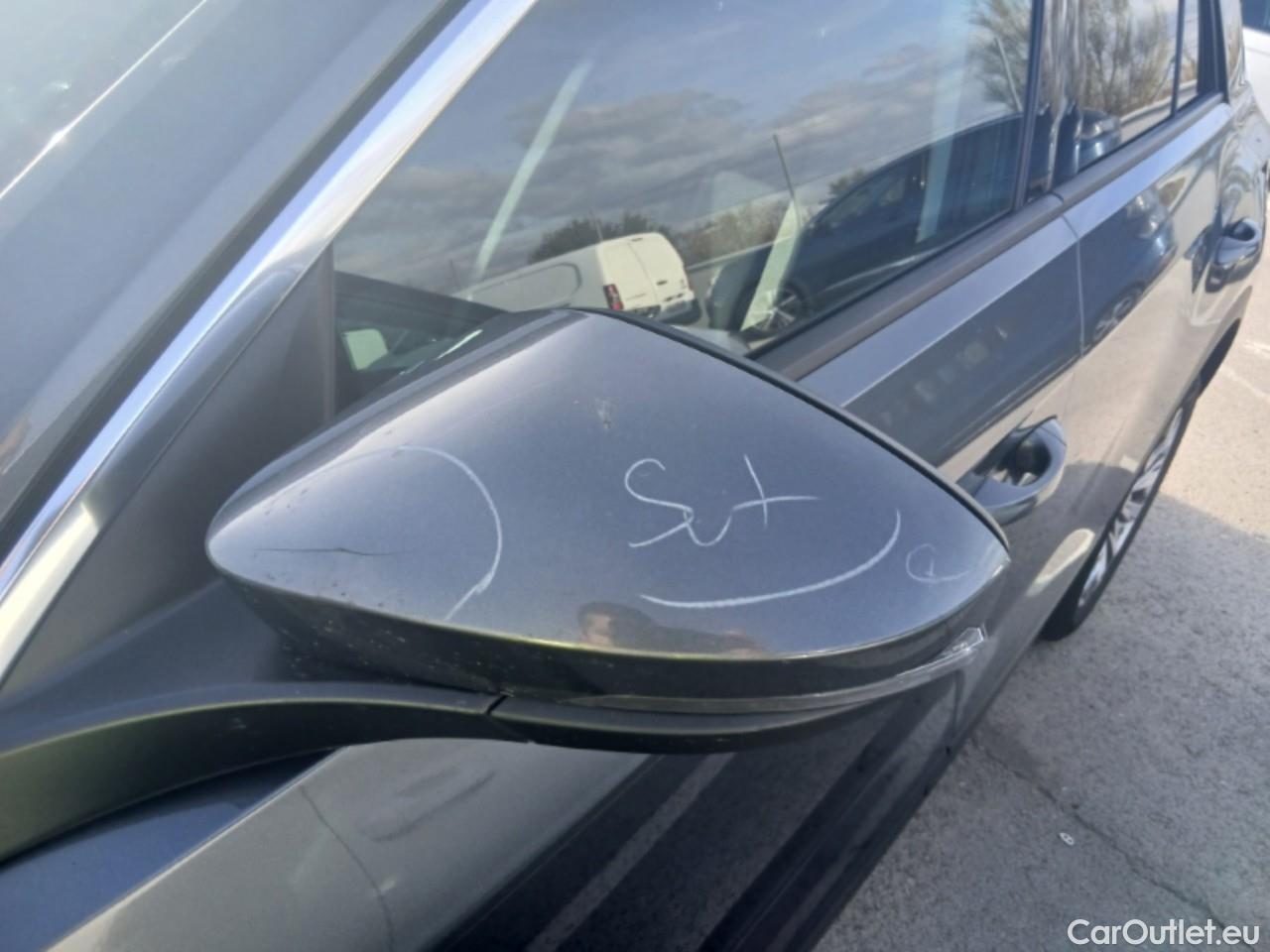  Volkswagen  T-ROC VOLKSWAGEN  / 2017 / 5P / todoterreno Advance 2.0 TDI 110kW (150CV) DSG (AC2) #11