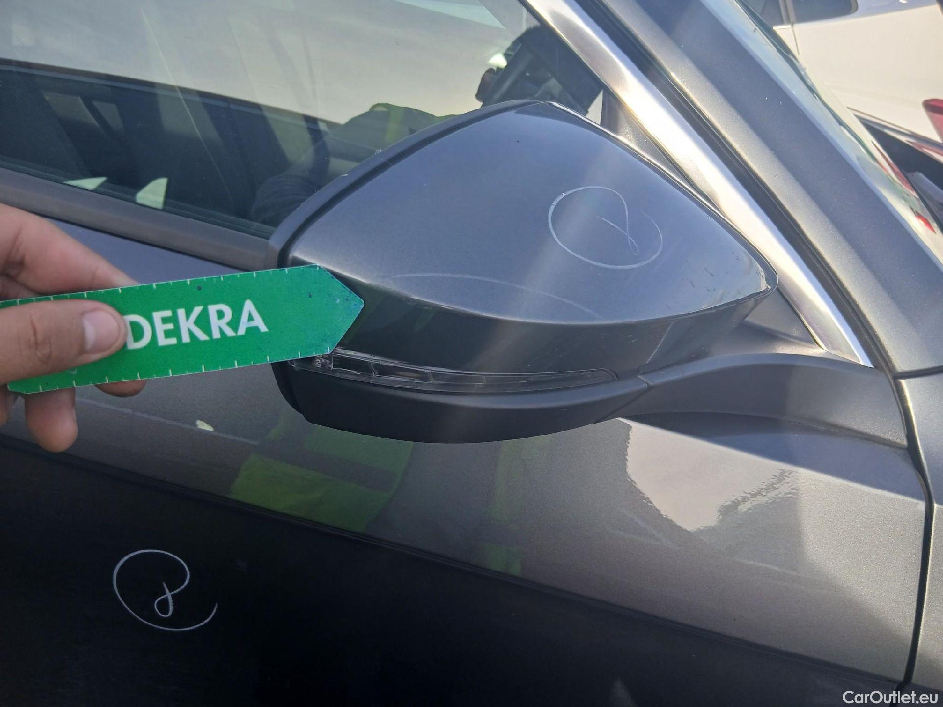  Volkswagen  T-ROC VOLKSWAGEN  / 2017 / 5P / todoterreno Advance 2.0 TDI 110kW (150CV) DSG (AC2) #24