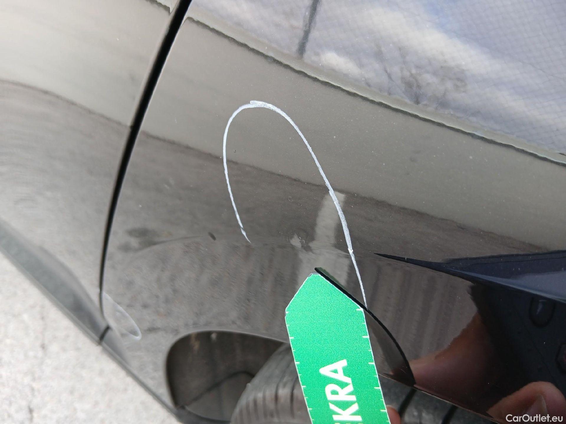  Volkswagen  Passat VOLKSWAGEN  / 2019 / 5P / familiar Variant Executive 2.0 TDI 110kW (150CV) #9