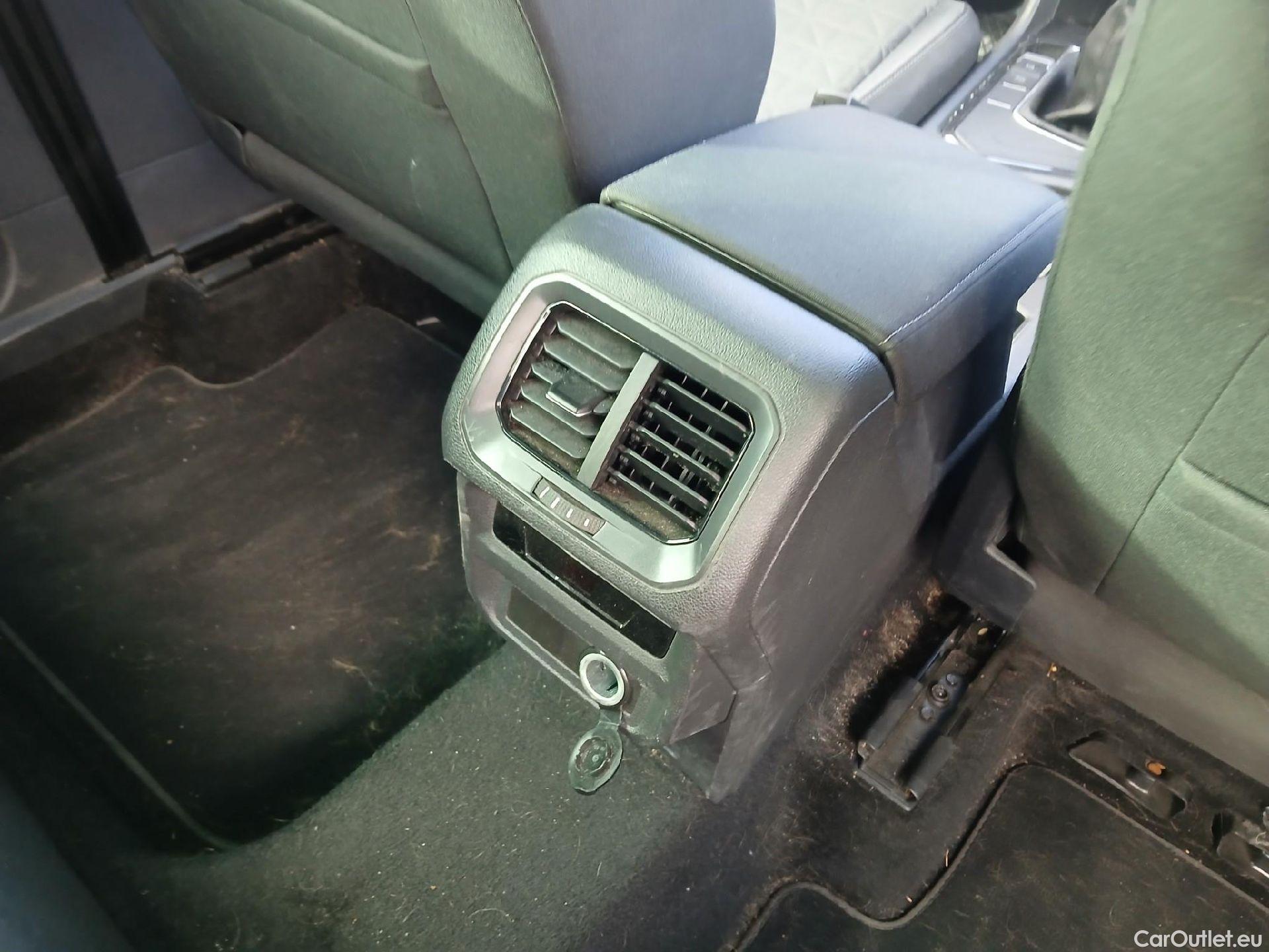  Volkswagen  Tiguan VOLKSWAGEN  / 2020 / 5P / todoterreno Life 2.0 TDI 110kW (150CV) #5