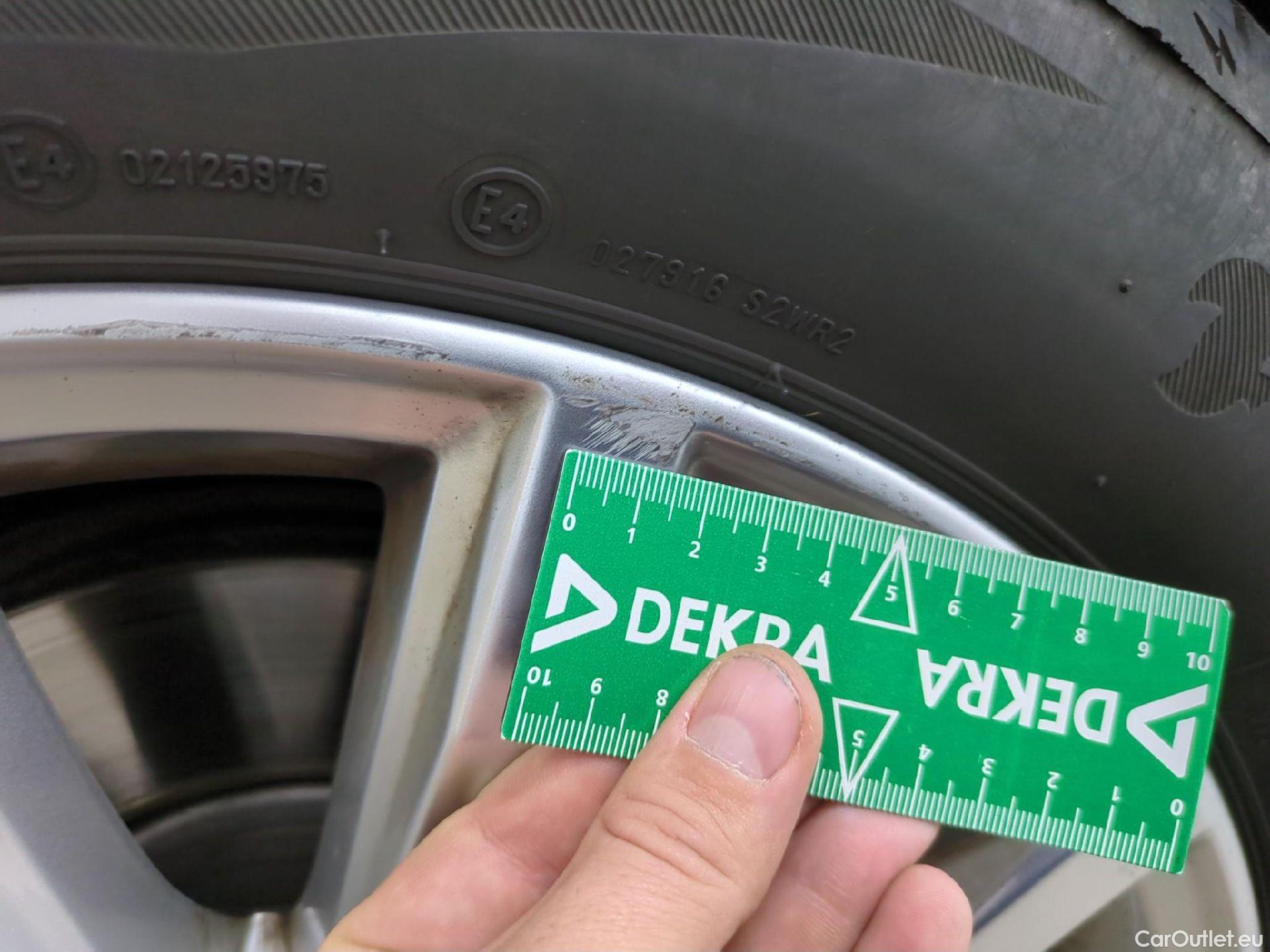  Volkswagen  Passat VOLKSWAGEN  SW / 2019 / 5P / Break 2.0 TDI 150 SCR DSG7 SW LOUNGE #4