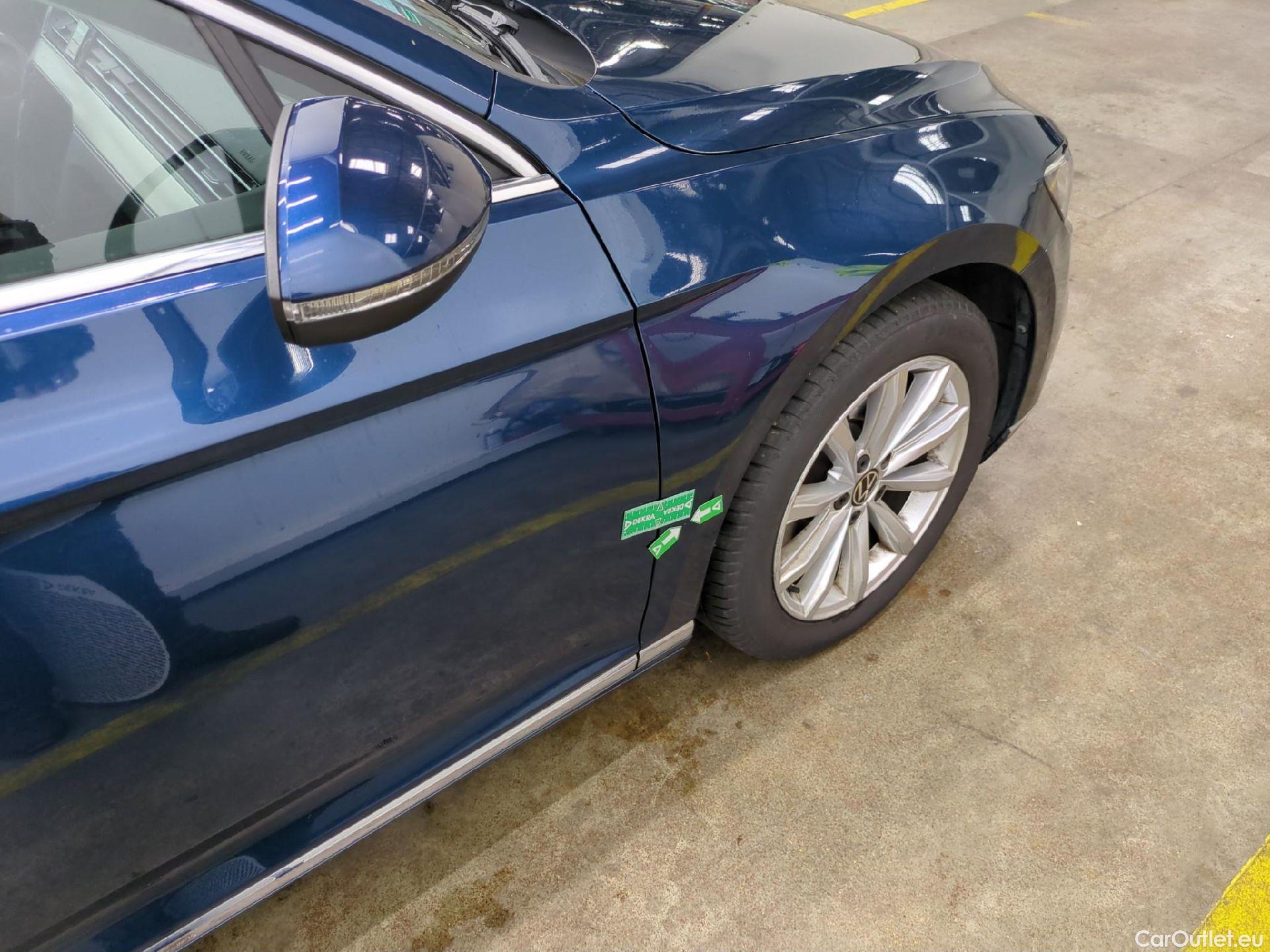  Volkswagen  Passat VOLKSWAGEN  SW / 2019 / 5P / Break 2.0 TDI 150 SCR DSG7 SW LOUNGE #14