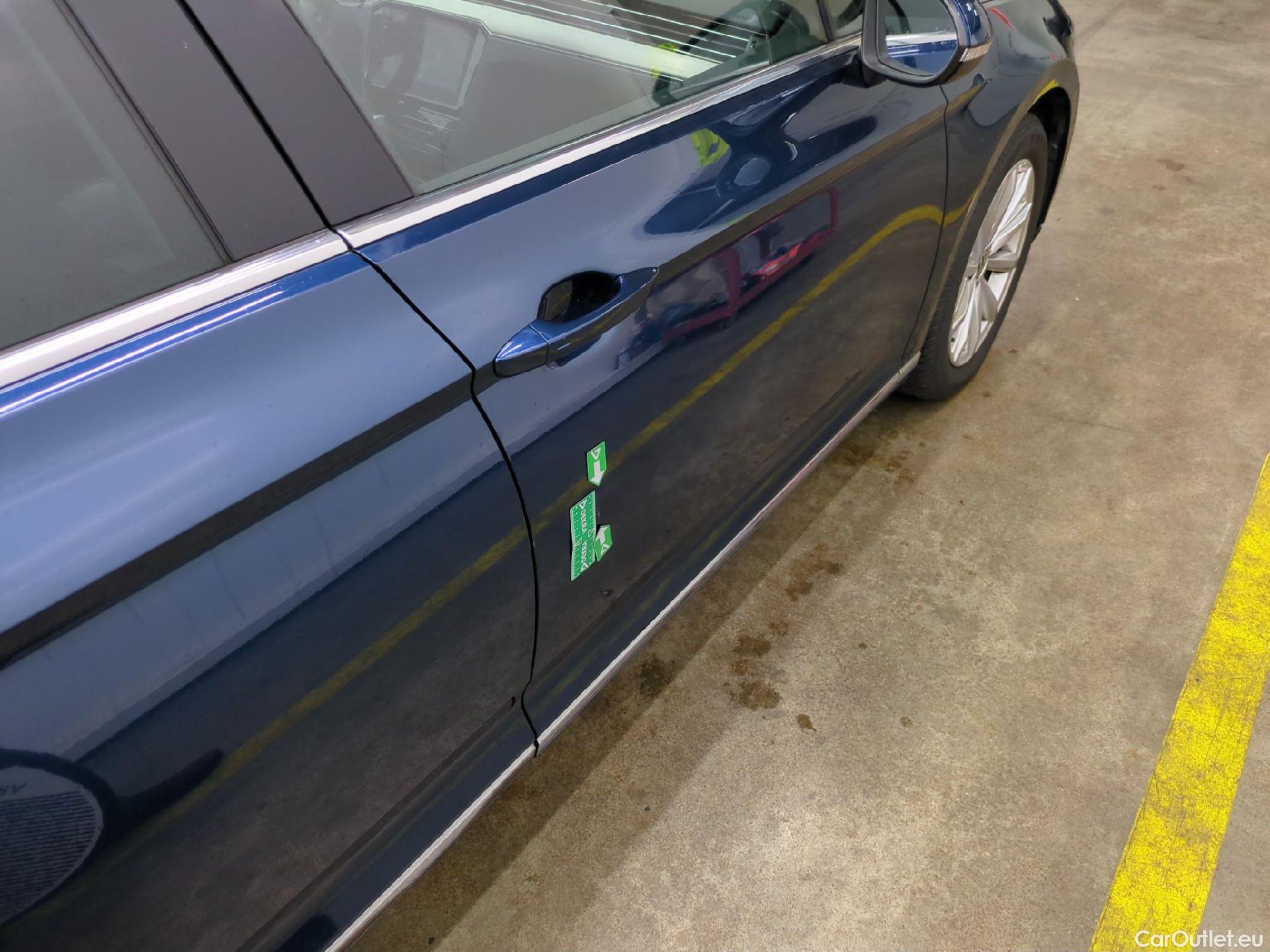  Volkswagen  Passat VOLKSWAGEN  SW / 2019 / 5P / Break 2.0 TDI 150 SCR DSG7 SW LOUNGE #13