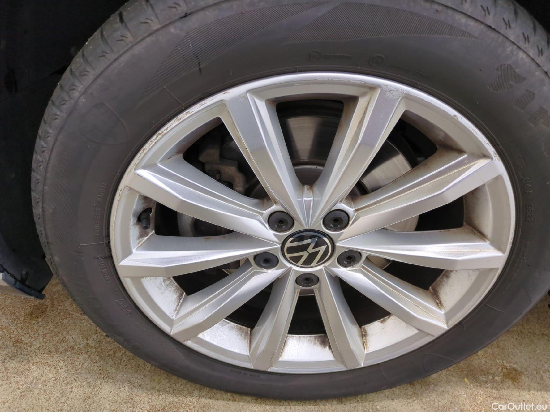  Volkswagen  Passat VOLKSWAGEN  SW / 2019 / 5P / Break 2.0 TDI 150 SCR DSG7 SW LOUNGE #2