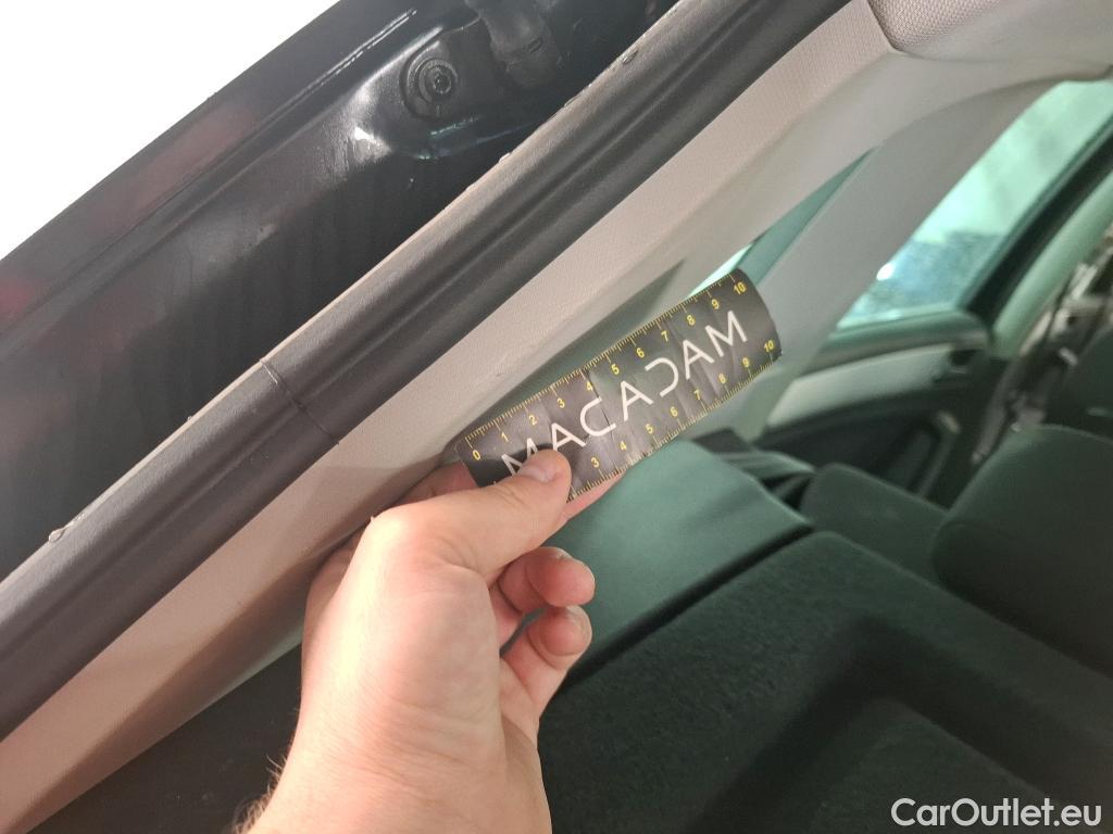  Volkswagen  Tiguan VOLKSWAGEN  / 2016 / 5P / SUV 2.0 TDI 150 DSG7 Confortline Business #3