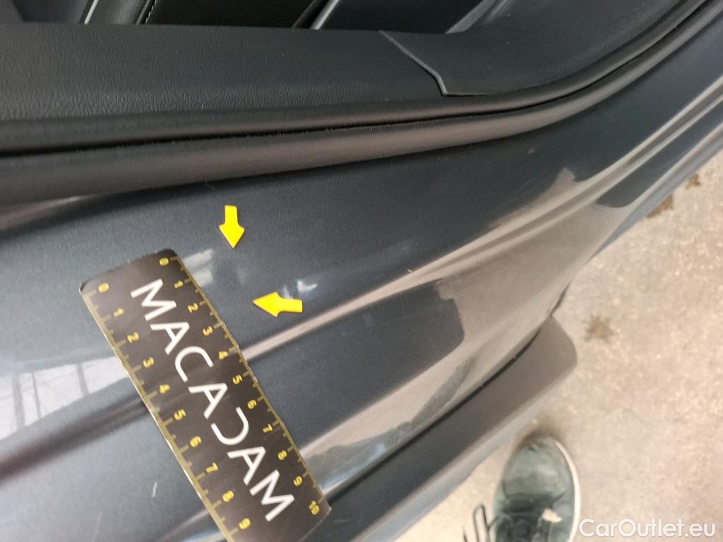  Volkswagen  Tiguan VOLKSWAGEN  / 2016 / 5P / SUV 2.0 TDI 150 DSG7 Black R-Line(SP) #7