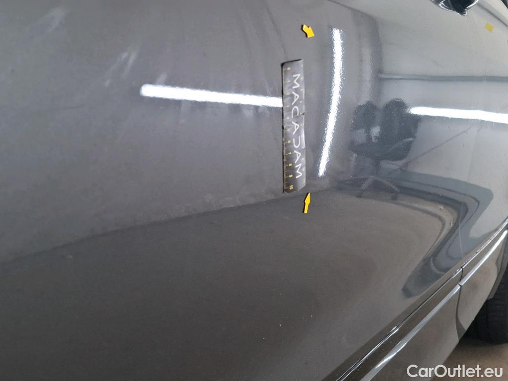  Volkswagen  Tiguan VOLKSWAGEN  / 2016 / 5P / SUV 2.0 TDI 150 DSG7 Black R-Line(SP) #2