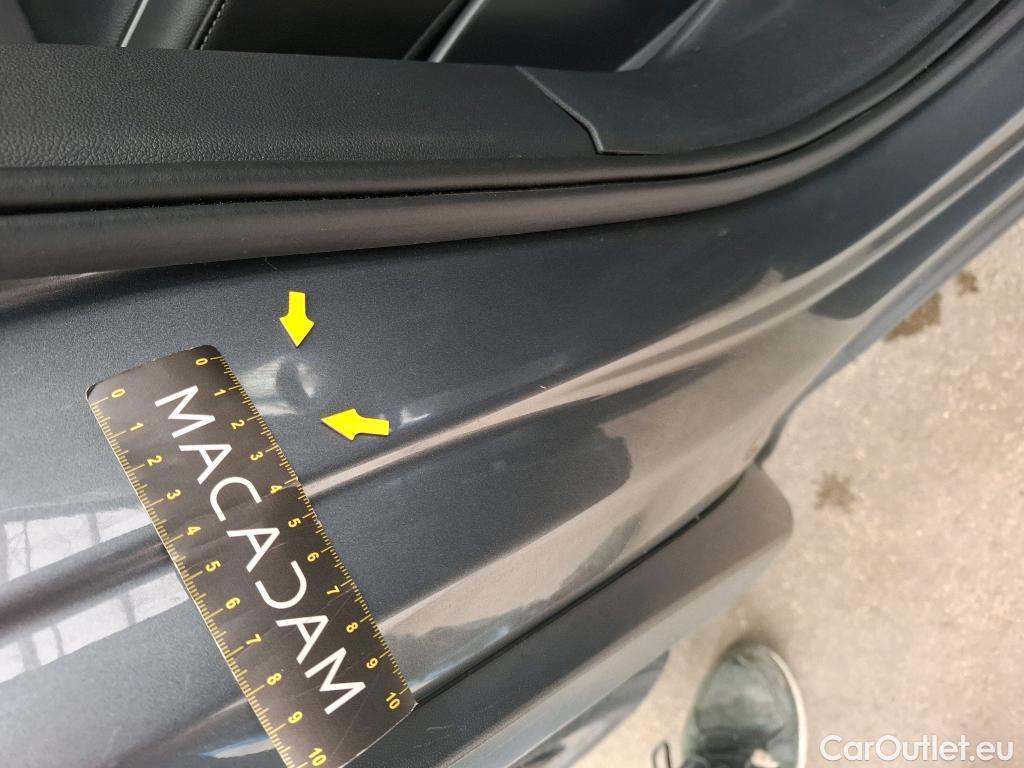  Volkswagen  Tiguan VOLKSWAGEN  / 2016 / 5P / SUV 2.0 TDI 150 DSG7 Black R-Line(SP) #8