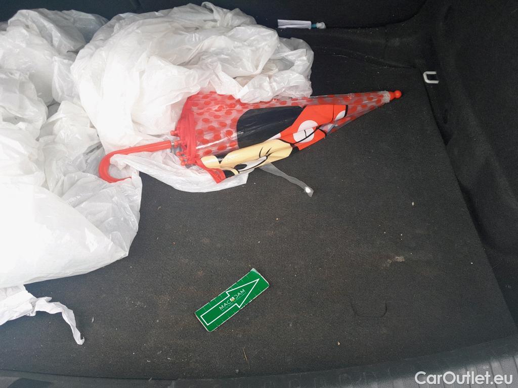  Land Rover  Discovery SEAT Nuevo León / 2020 / 5P / berlina con portón 2.0 TDI 85kW S&S Style Go (AC3) #6