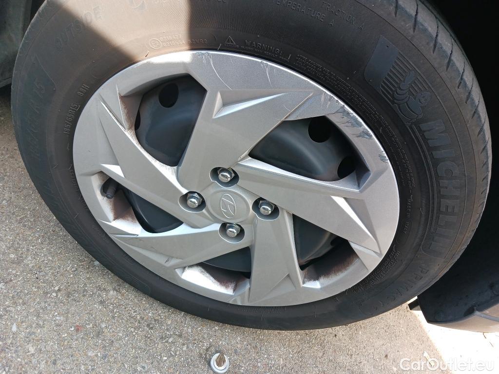  Hyundai  Bayon HYUNDAI  / 2024 / 5P / todoterreno 1.2 MPI Klass #19