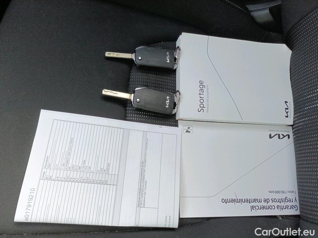  KIA  Sportage KIA  / 2022 / 5P / todoterreno 1.6 T-GDi 118kW (160CV) Drive 17