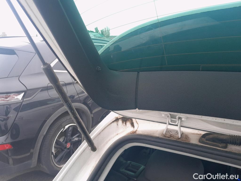  Land Rover  Discovery SEAT Nuevo León / 2020 / 5P / berlina con portón 2.0 TDI 85kW S&S Style Go (AC3) #7