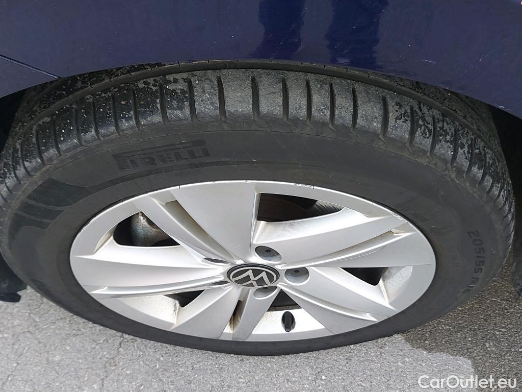  Volkswagen  Golf  VOLKSWAGEN / 2020 / 5P / berlina con portón Life 2.0 TDI 85kW (115CV) #18