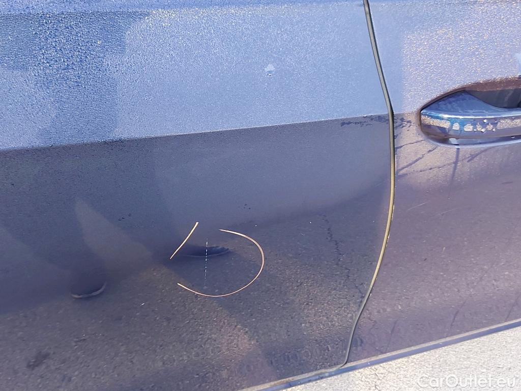  Volkswagen  Golf  VOLKSWAGEN / 2020 / 5P / berlina con portón Life 2.0 TDI 85kW (115CV) #16