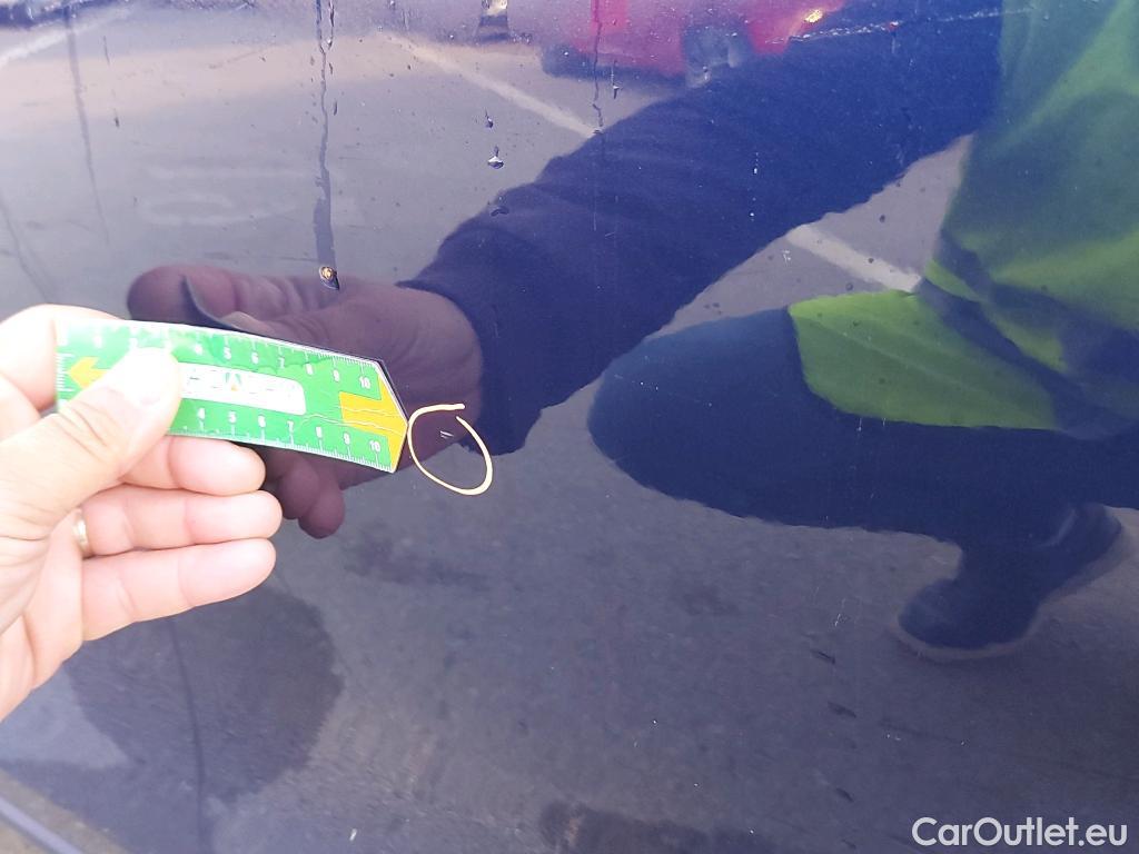  Volkswagen  Golf  VOLKSWAGEN / 2020 / 5P / berlina con portón Life 2.0 TDI 85kW (115CV) #27