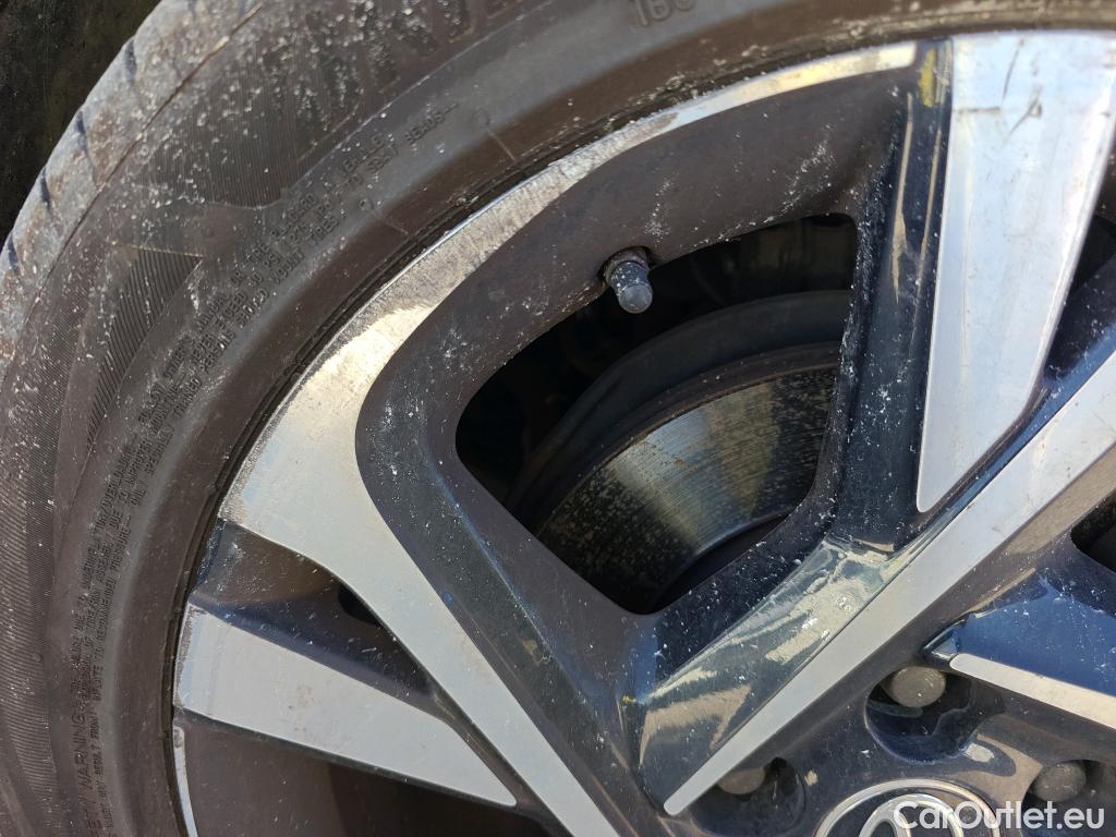  Toyota  C-HR TOYOTA  / 2019 / 5P / todoterreno 1.8 125H Advance #6