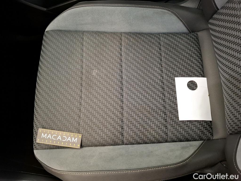  Volkswagen  T-ROC VOLKSWAGEN  / 2017 / 5P / SUV 1.5 TSI 150 EVO R-LINE DSG7 #25