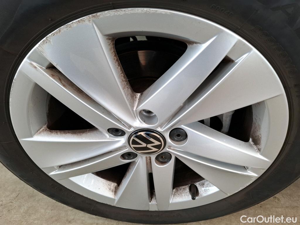  Volkswagen  Golf  VOLKSWAGEN / 2020 / 5P / Berline 1.5 eTSI OPF 150 DSG7 Life Busi #12