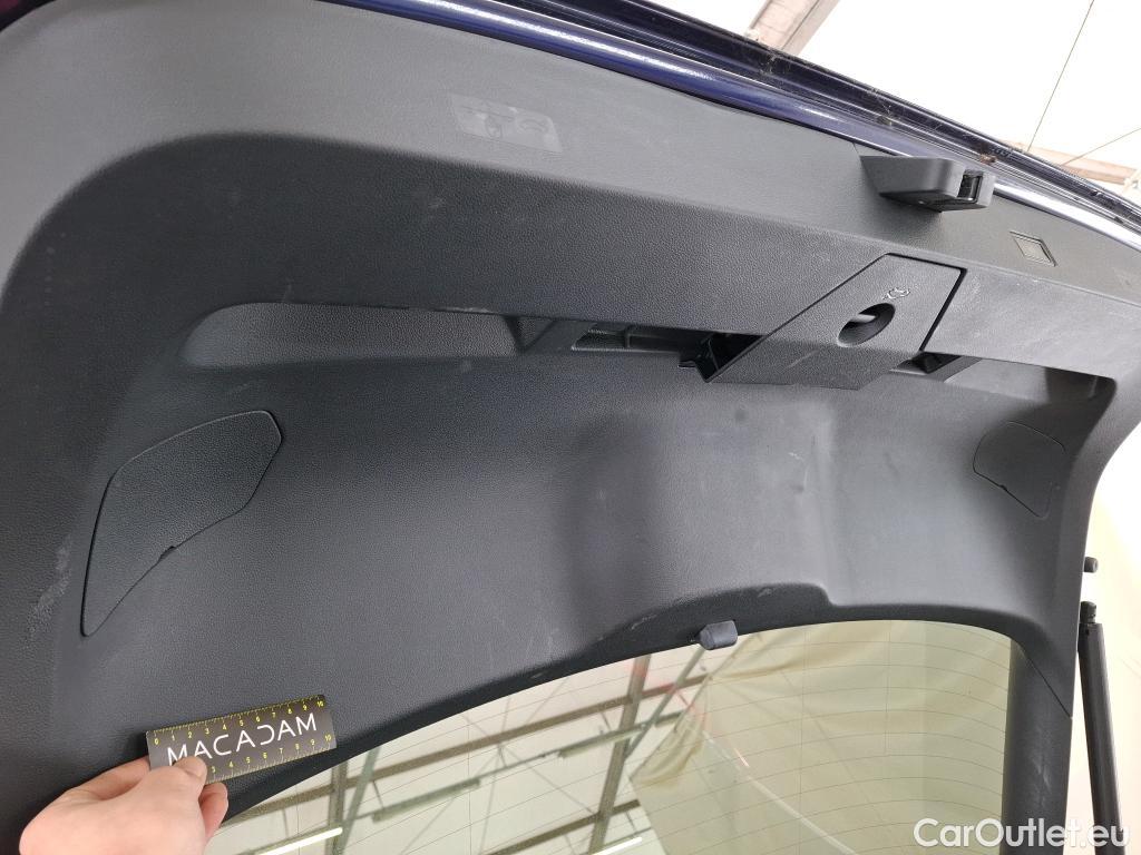  Volkswagen  T-ROC VOLKSWAGEN  / 2017 / 5P / SUV 1.5 TSI 150 EVO R-LINE DSG7 #17