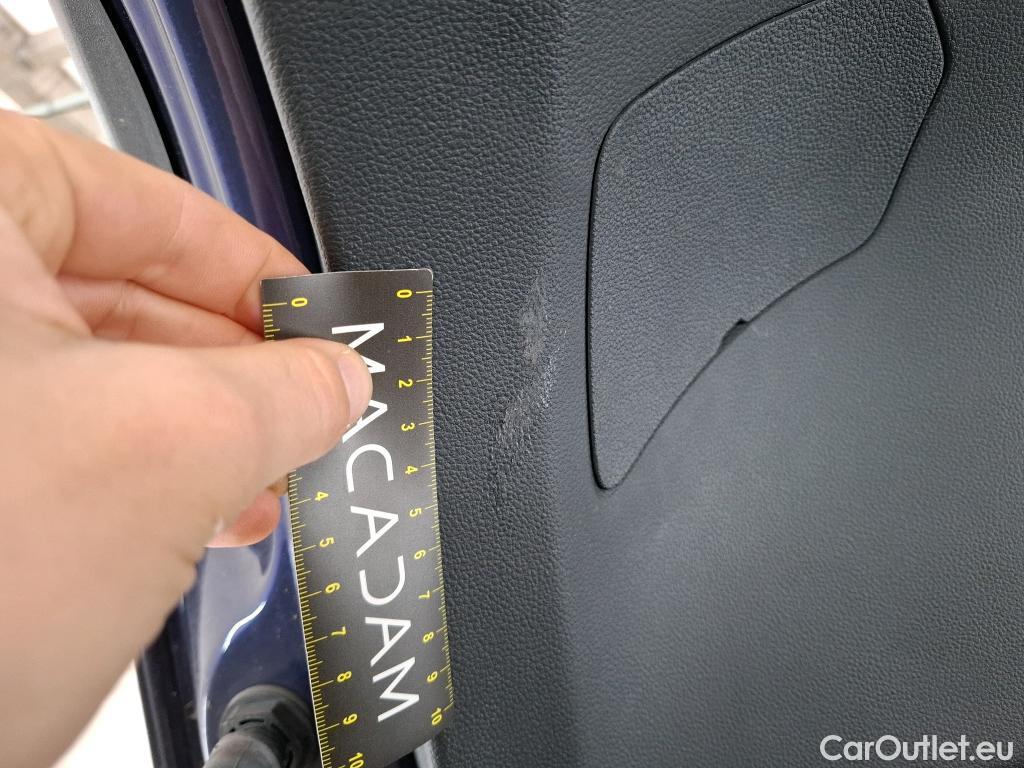  Volkswagen  T-ROC VOLKSWAGEN  / 2017 / 5P / SUV 1.5 TSI 150 EVO R-LINE DSG7 #18