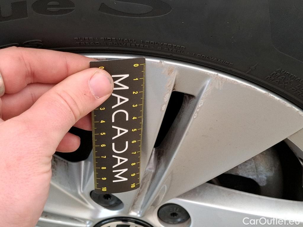  Volkswagen  Golf  VOLKSWAGEN / 2020 / 5P / Berline 1.5 eTSI OPF 150 DSG7 Life Busi #23