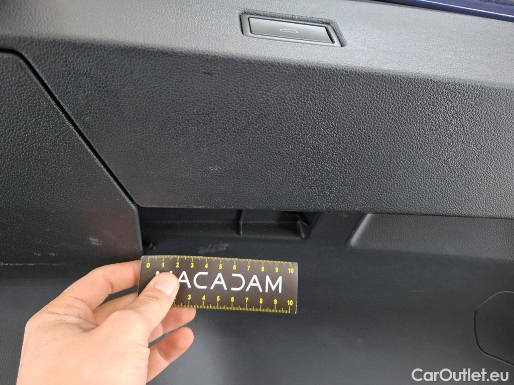  Volkswagen  T-ROC VOLKSWAGEN  / 2017 / 5P / SUV 1.5 TSI 150 EVO R-LINE DSG7 #23