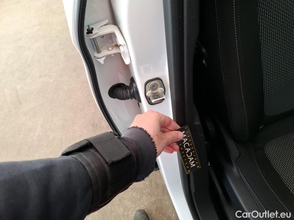  Opel   Grandland X OPEL / 2017 / 5P / SUV 1.5 DIESEL 130 EDITION BUSINESS #11