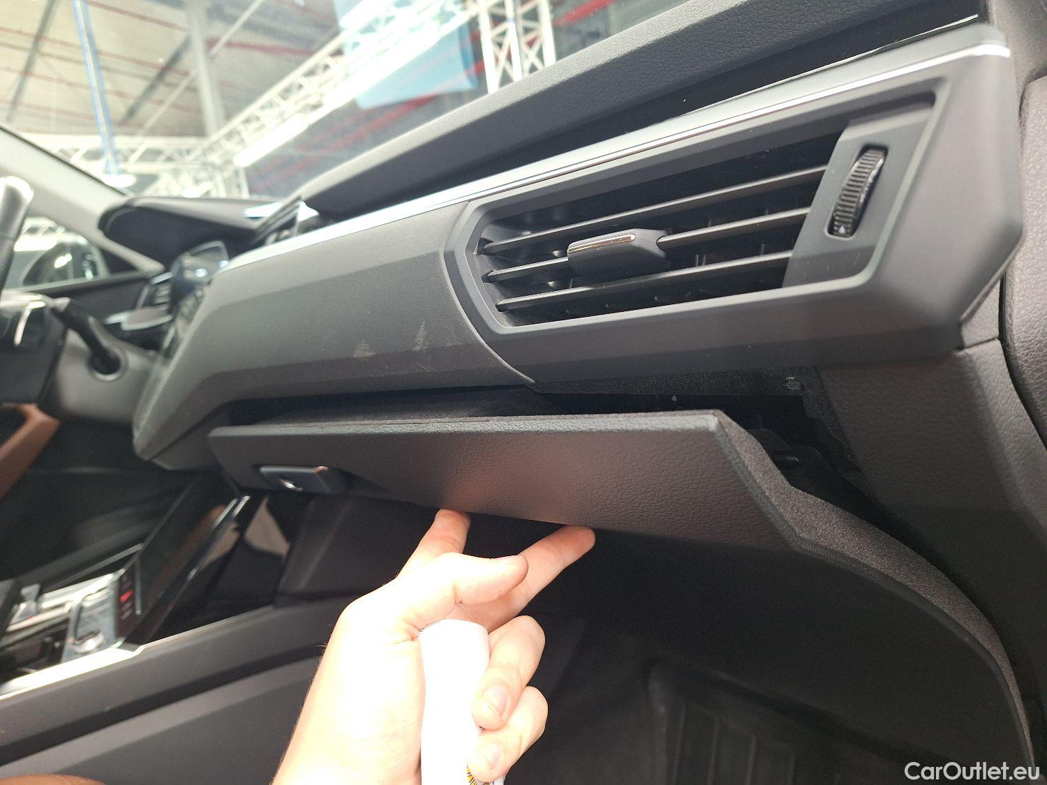  Audi  E-TRON Audi,  '19 BEV, Audi  55 Quattro S-Line 5d #5