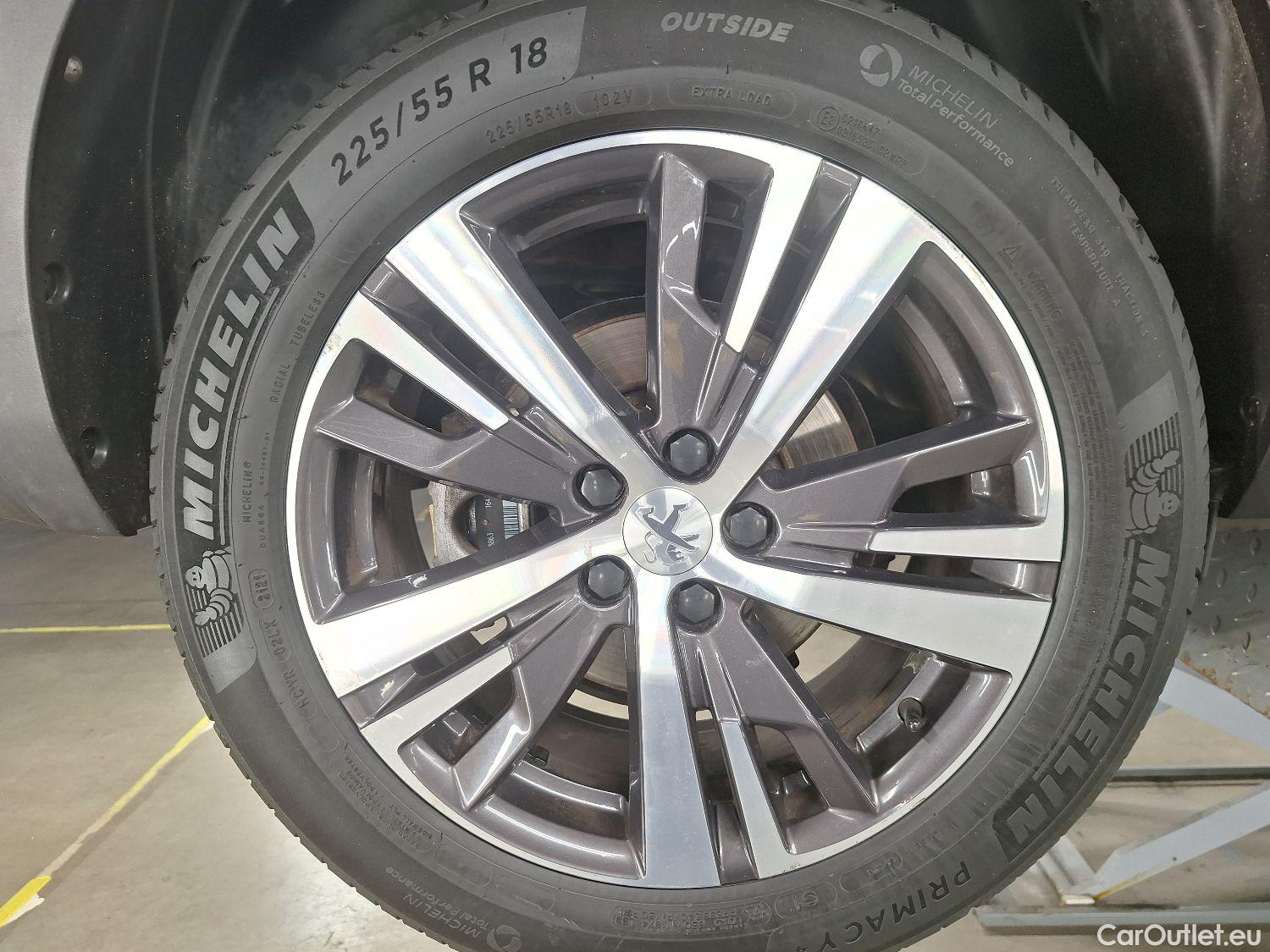  Peugeot  5008 Peugeot,  FL'20, Peugeot  1.5 BlueHDi 96kW S&S EAT8 Allure Pack #1