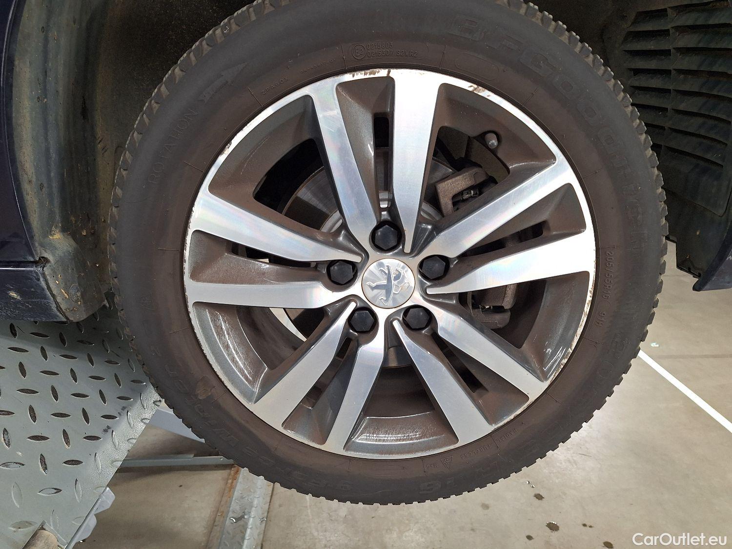  Peugeot  308 Peugeot,  FL'17, Peugeot  1.2 PureTech 130 S&S EAT8 Tech Edition #1