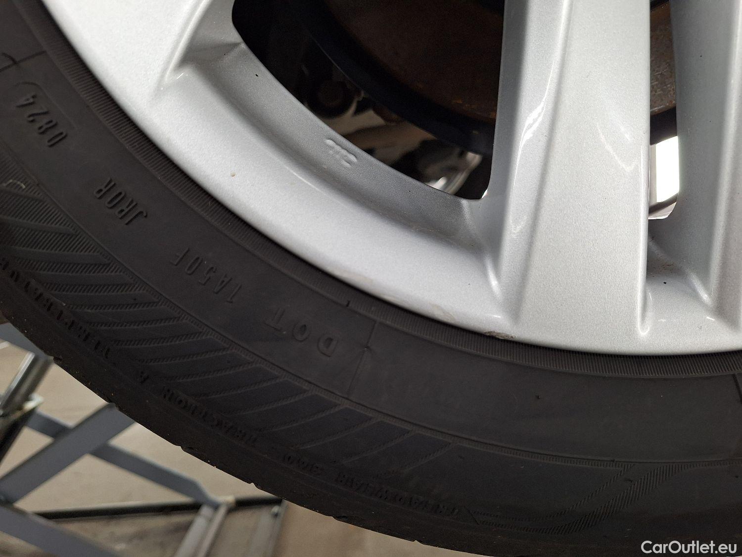  Toyota  Corolla Toyota,  TS '19, Toyota  Touring Sports 1.8 Hybrid Dynamic e #11