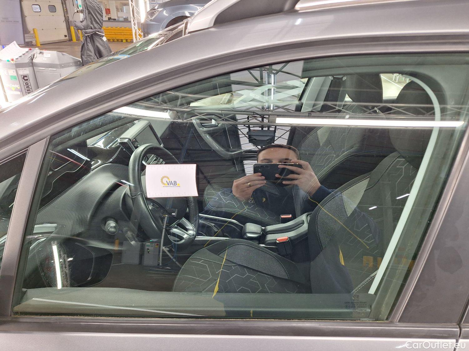  Peugeot  2008 Peugeot,  FL'16, Peugeot  1.2 Puretech 61kW S&S Active 5d #9