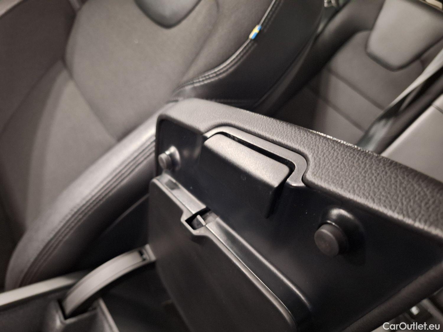  Volvo  V60 Volvo,  '18, Volvo  D3 Geartronic Momentum Pro 5d #46