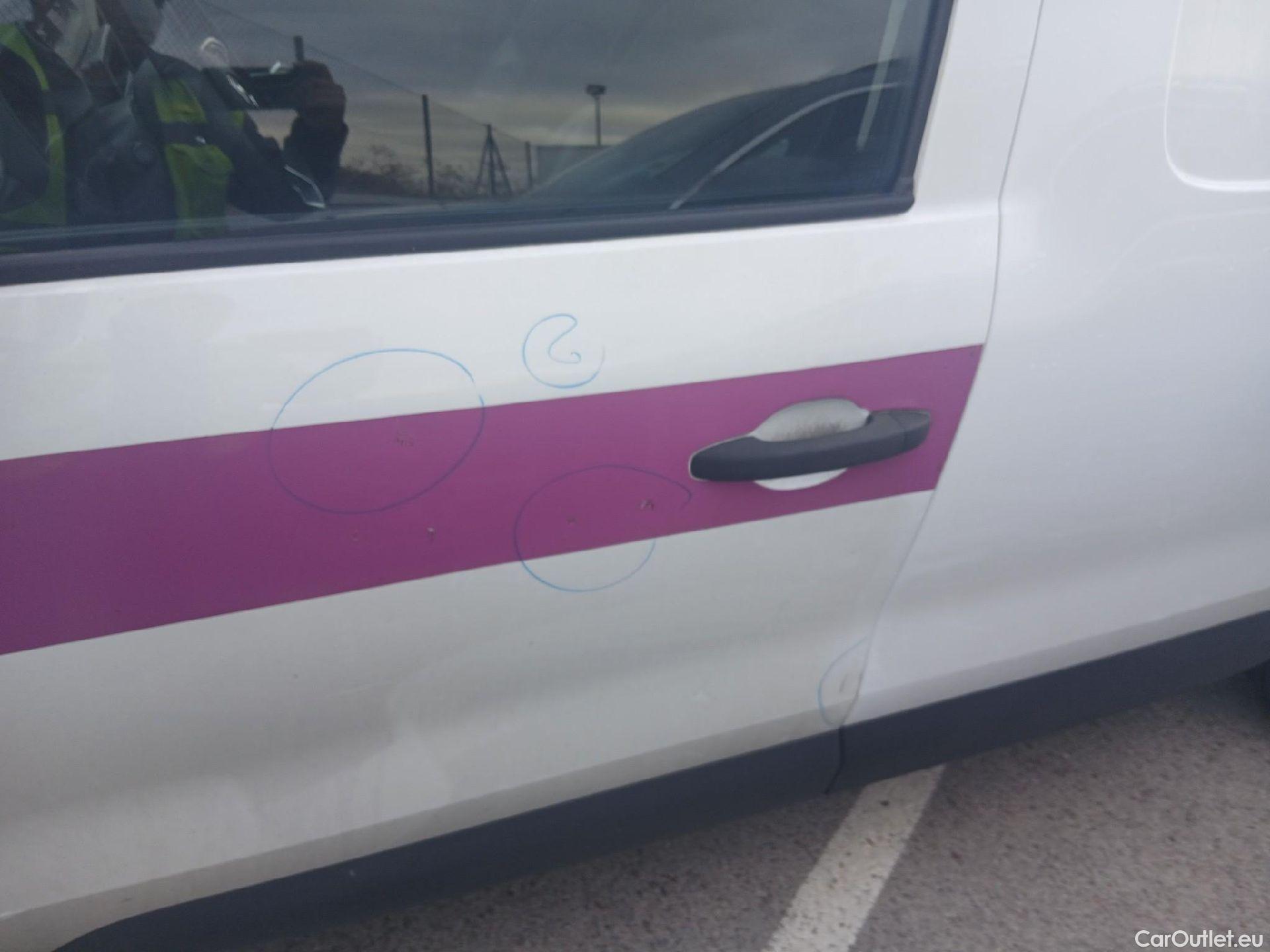  Renault  EXPRESS RENAULT  / 2021 / 4P / furgón derivado de turismo Confort 1.5 Blue dCi 55 kW (75 cv) #29