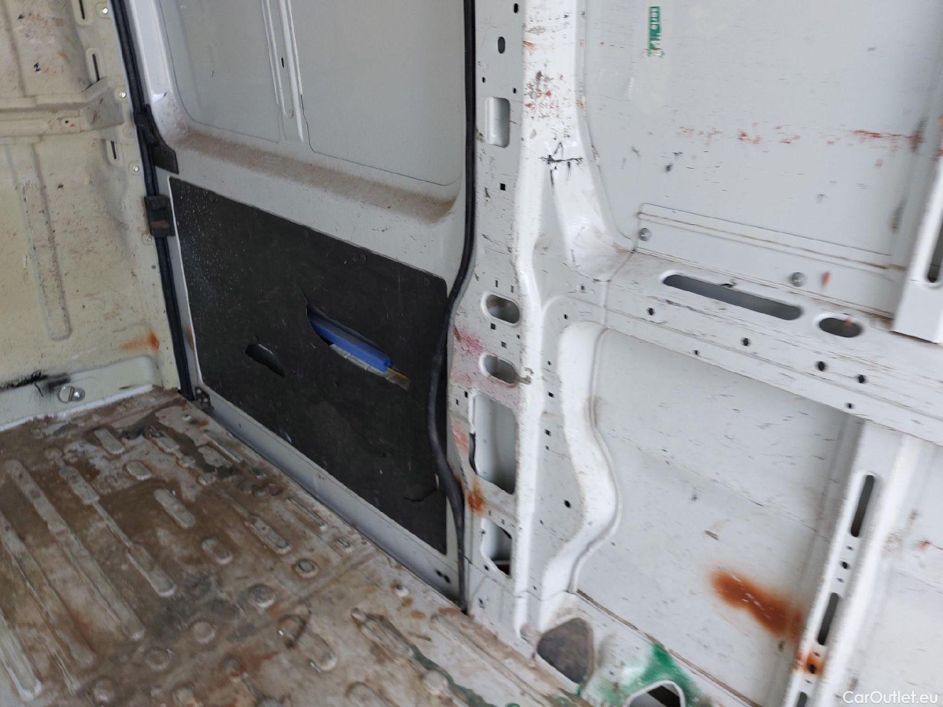  Fiat  Ducato FIAT  / 2014 / 4P / furgón 35 L3 H2 2.3 1 (103 kW) Euro 6d-temp #38