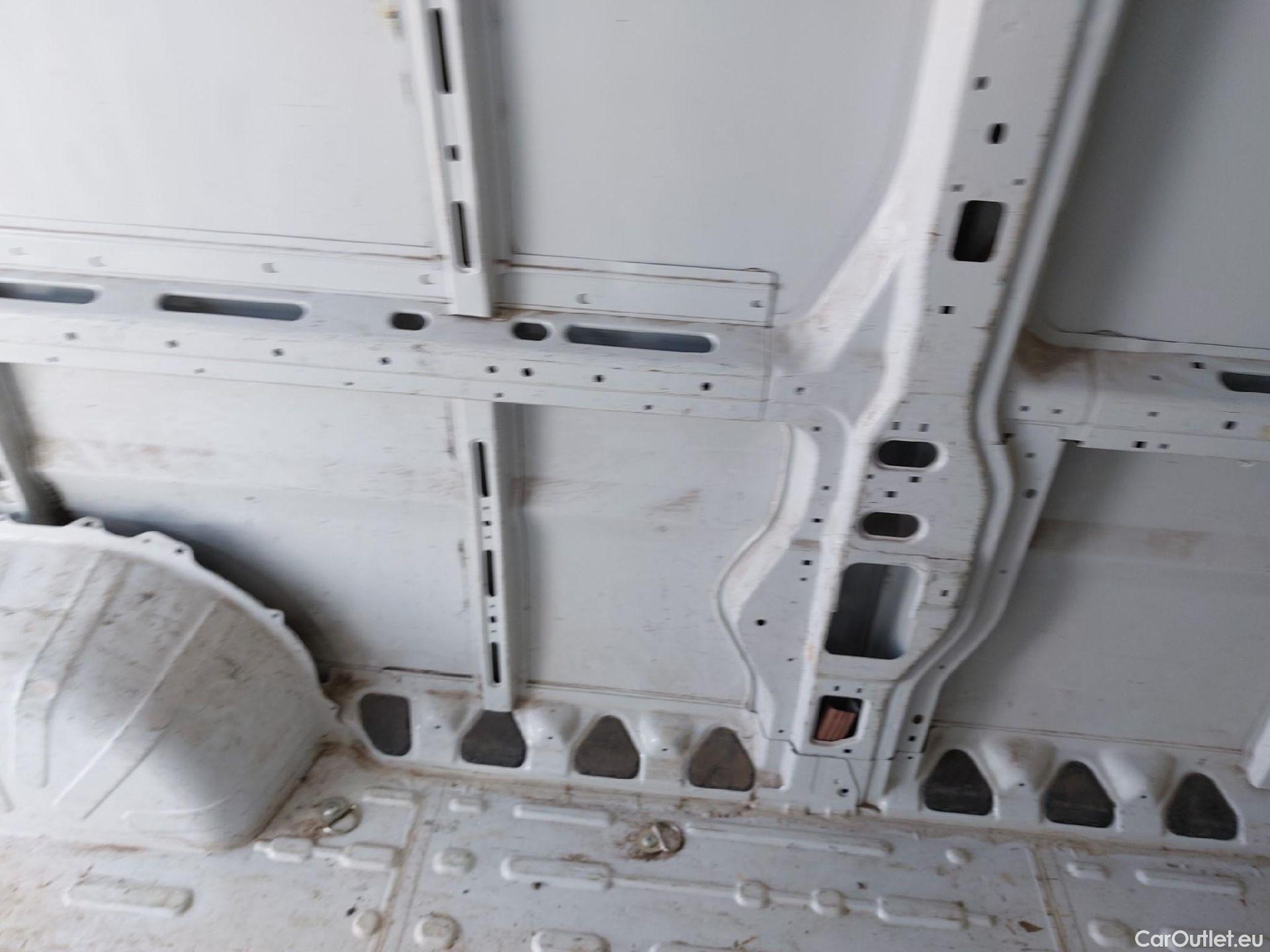  Fiat  Ducato FIAT  / 2014 / 4P / furgón 35 L3 H2 2.3 1 (103 kW) Euro 6d-temp #43