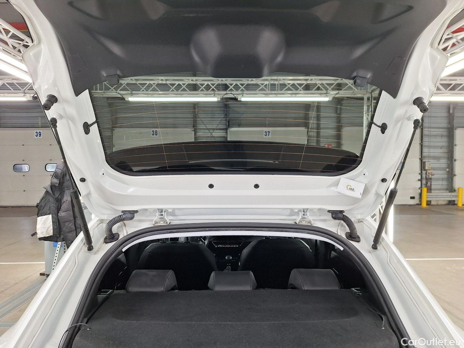  Peugeot  208 Peugeot,  '19, Peugeot  1.2 PureTech 100 MAN6 S&S ?6.3 Allure  #17