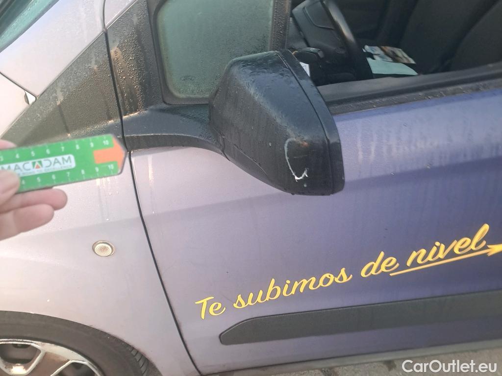  Ford  Transit FORD  Courier/2014/4P/furgón der.turis Van 1.5 TDCi 56kW Trend #40