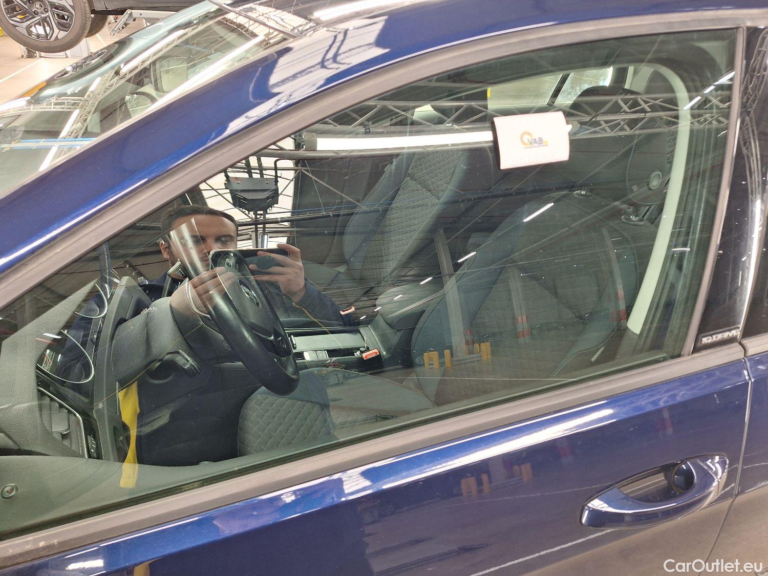  Volkswagen  Golf  VW, VII FL'16, Volkswagen VII 1.6 TDi IQ.Drive 5d #34