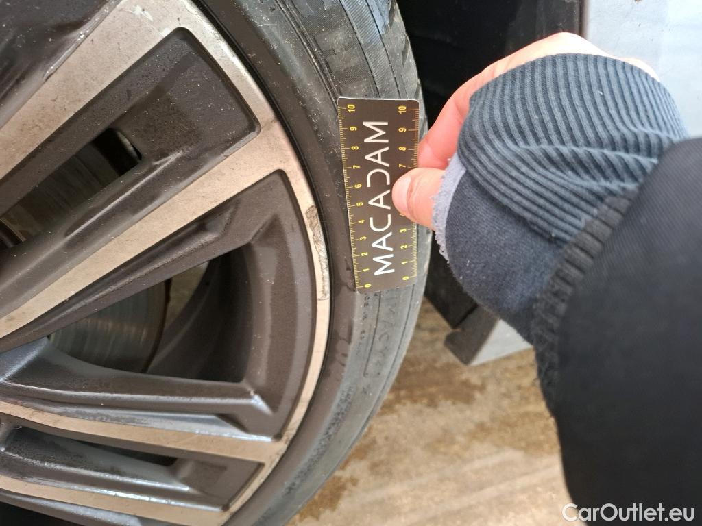  Bmw  Serie 1 BMW Série 1 / 2019 / 5P / Berline 116i DKG7 Business Design #26