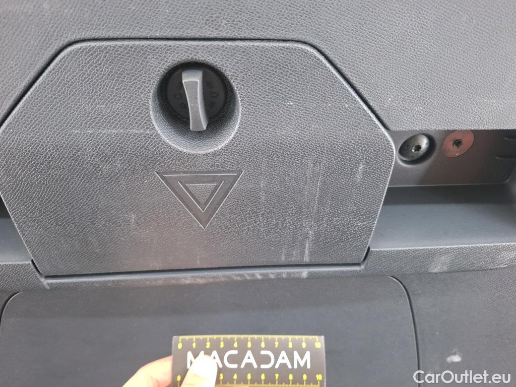  Peugeot  3008  Active Business 1.2 PureTech 130CV BVA8 E6d #18