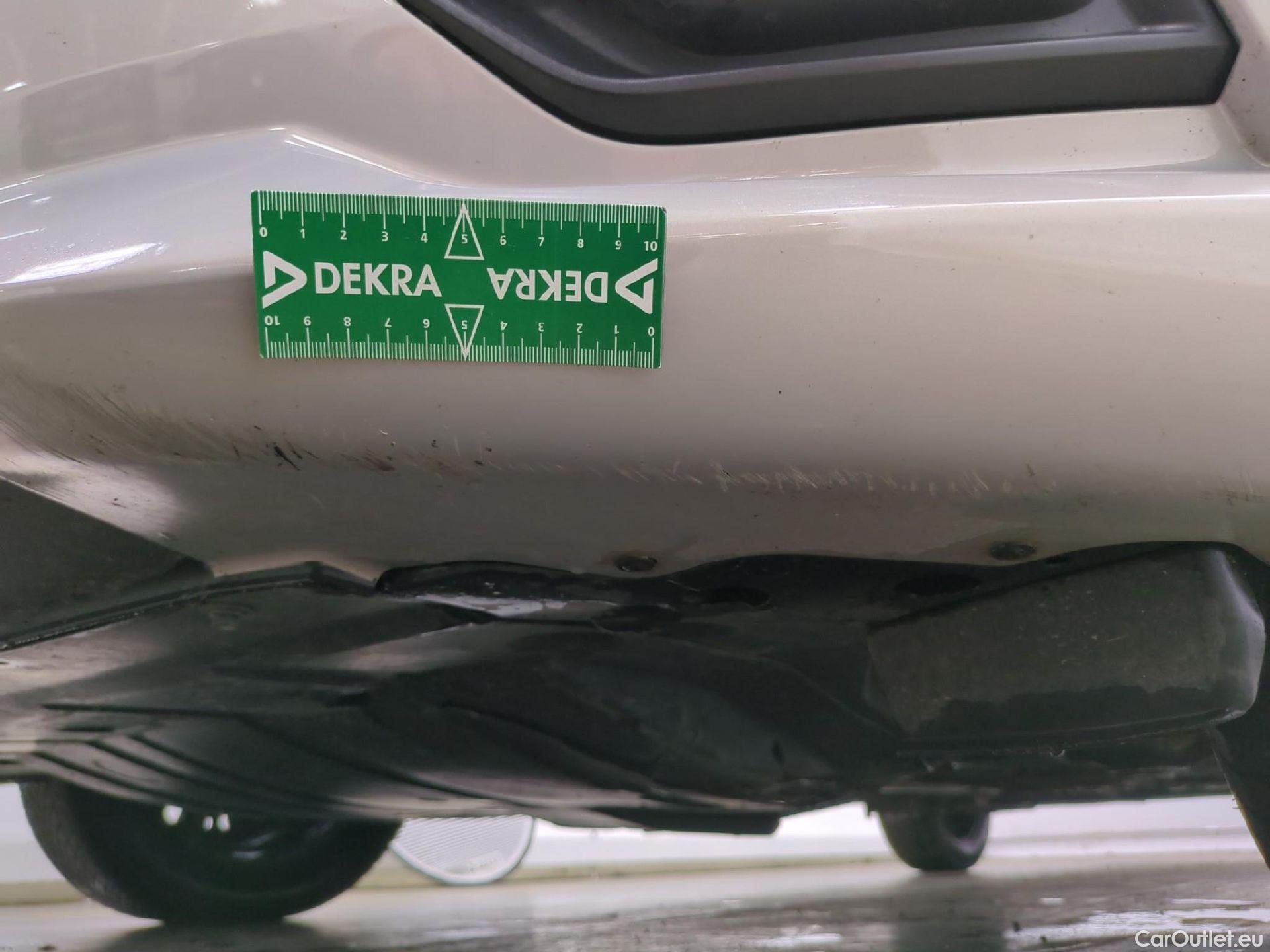  Nissan  Micra NISSAN  / 2016 / 5P / Berline IG-T 100 Business Edition #5