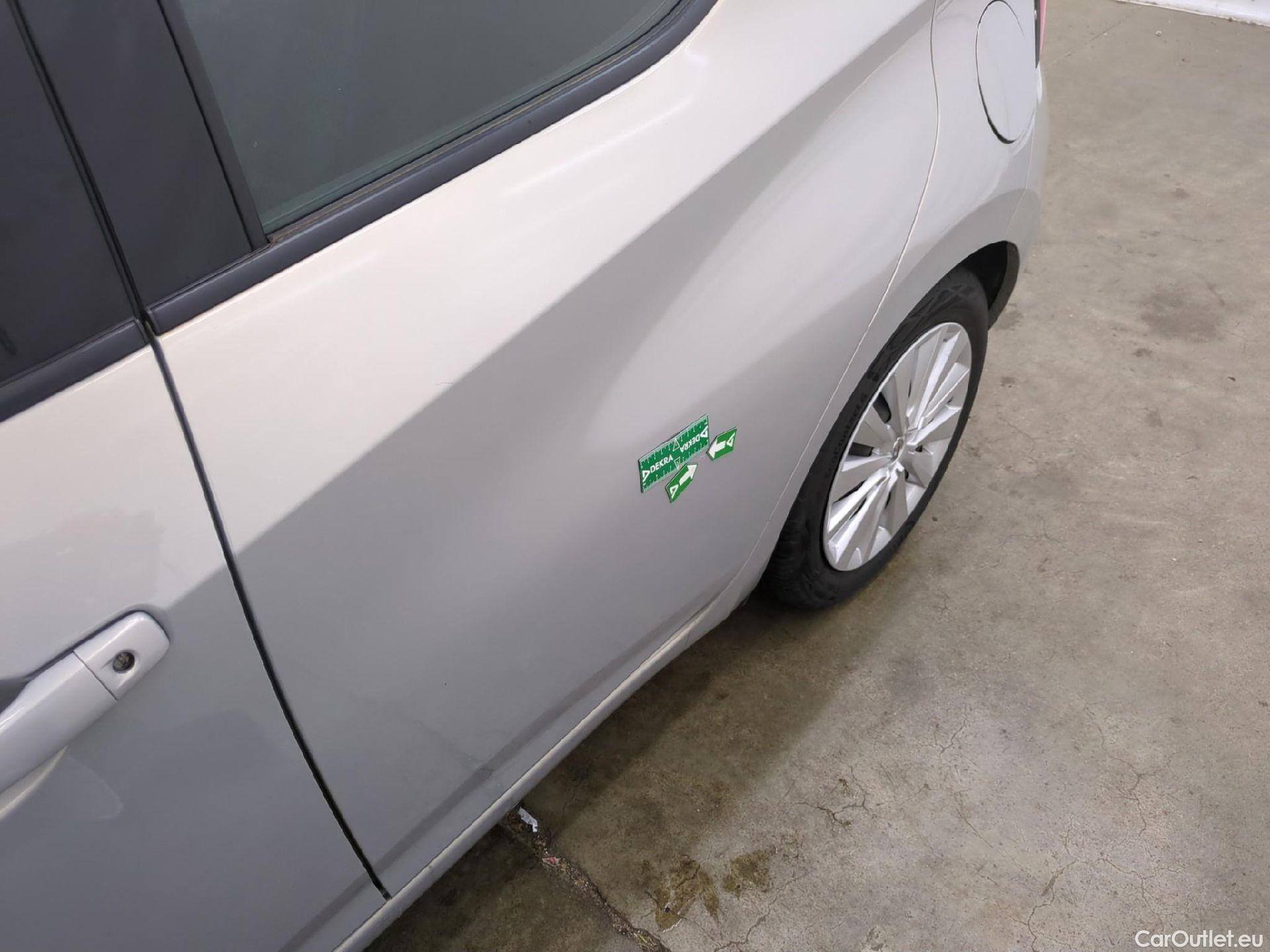  Nissan  Micra NISSAN  / 2016 / 5P / Berline IG-T 100 Business Edition #9