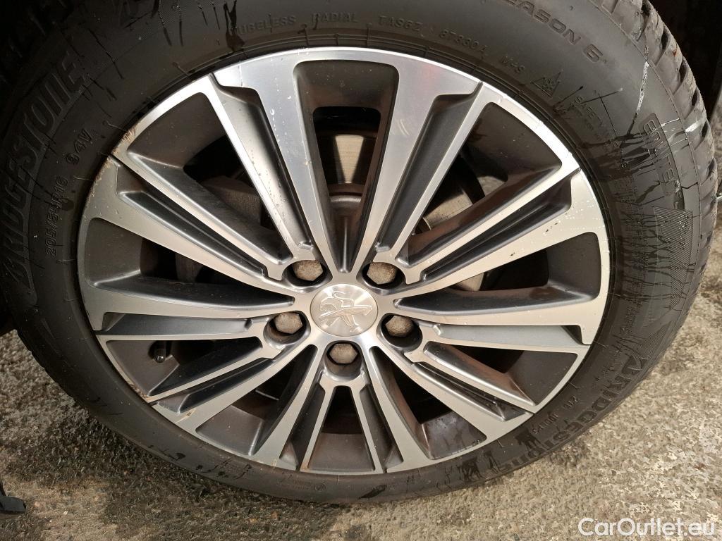  Peugeot  308  Allure Business 1.2 PureTech 130CV BVA8 E6d #16