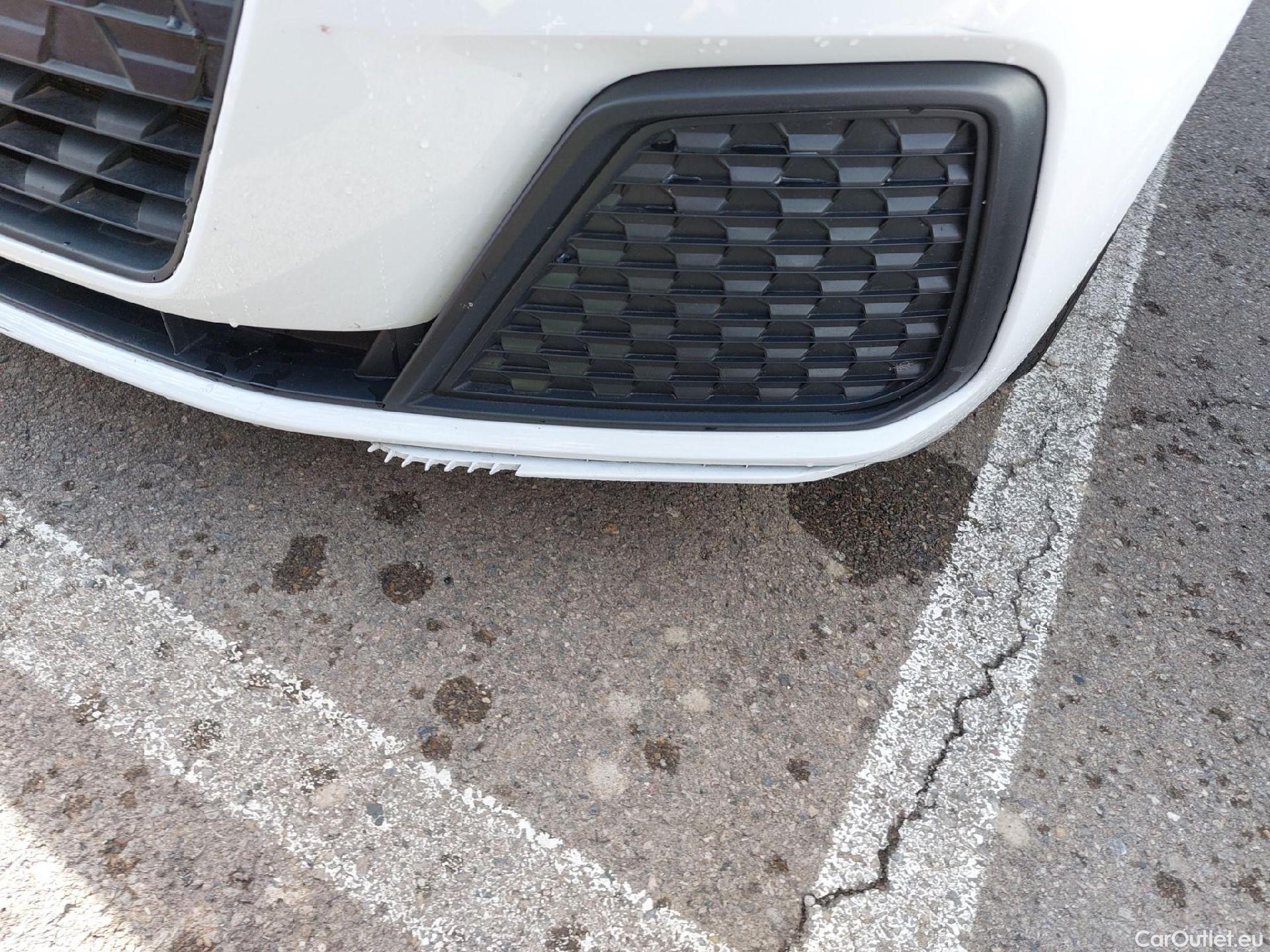  Audi  A1 Sportback AUDI A1 / 2018 / 5P / berlina con portón Sportback Advanced 30 TFSI 85kW S tronic #2