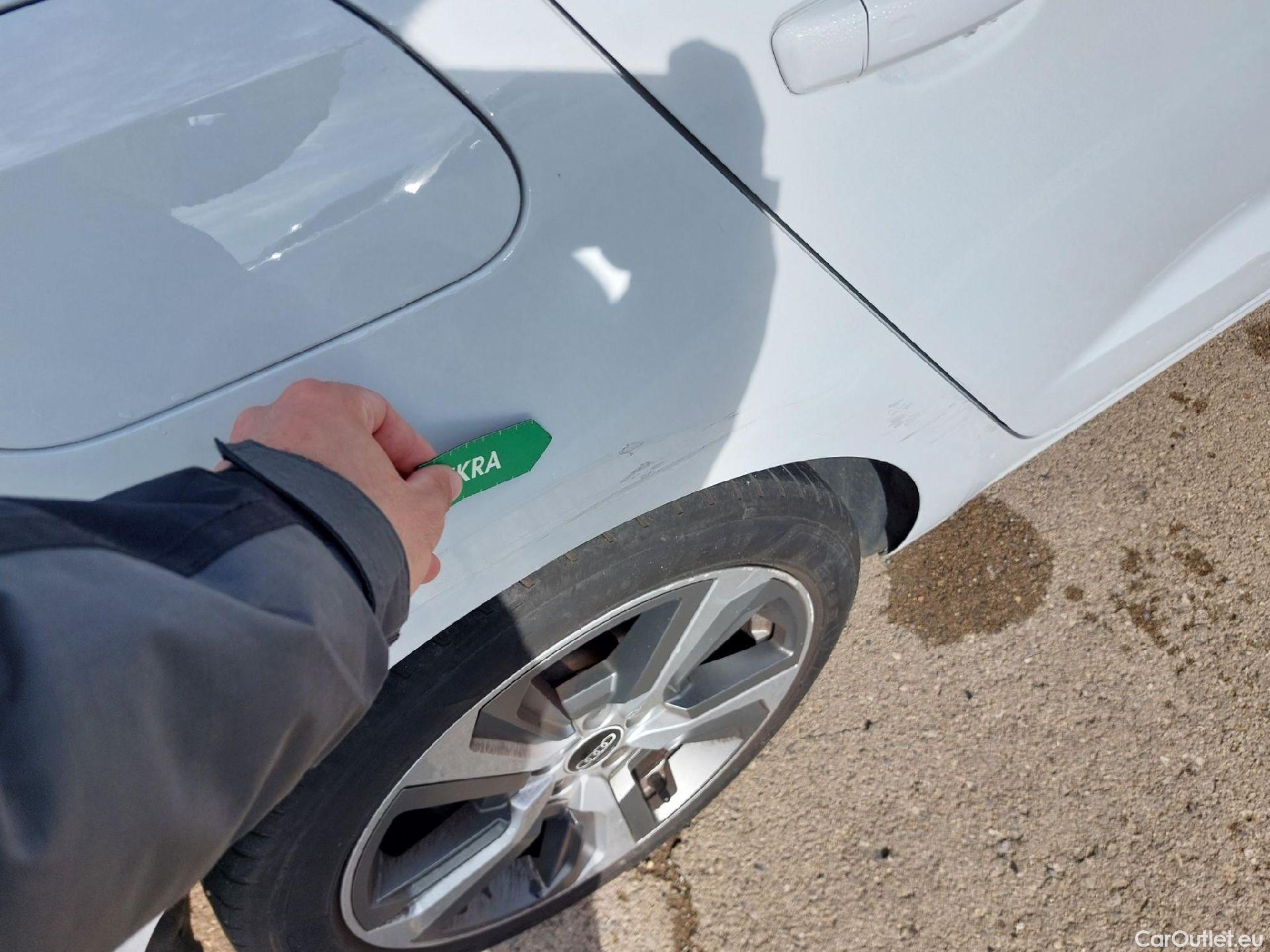  Audi  A1 Sportback AUDI A1 / 2018 / 5P / berlina con portón Sportback Advanced 30 TFSI 85kW S tronic #13