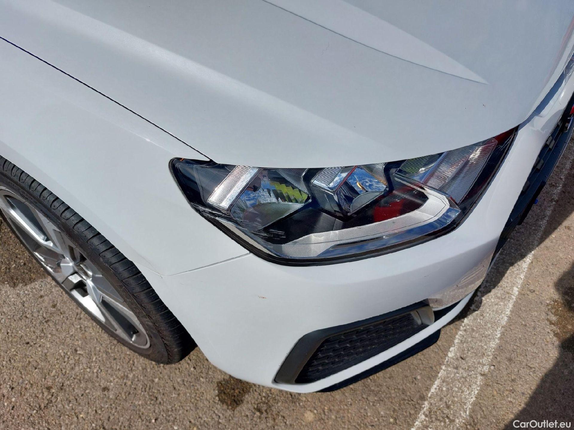  Audi  A1 Sportback AUDI A1 / 2018 / 5P / berlina con portón Sportback Advanced 30 TFSI 85kW S tronic #22